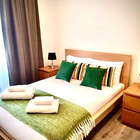 לונדון 2 Bedroom Serviced Apartment מראה חיצוני תמונה