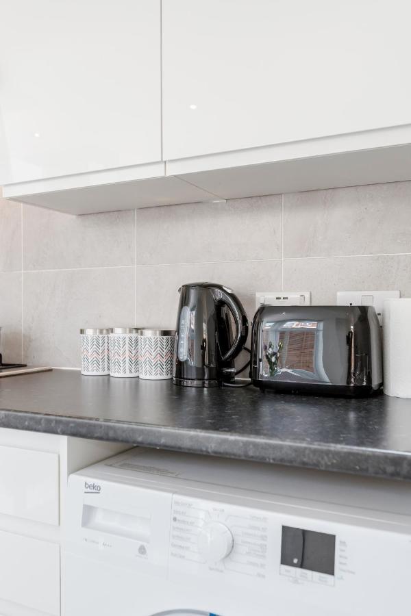 לונדון 2 Bedroom Serviced Apartment מראה חיצוני תמונה