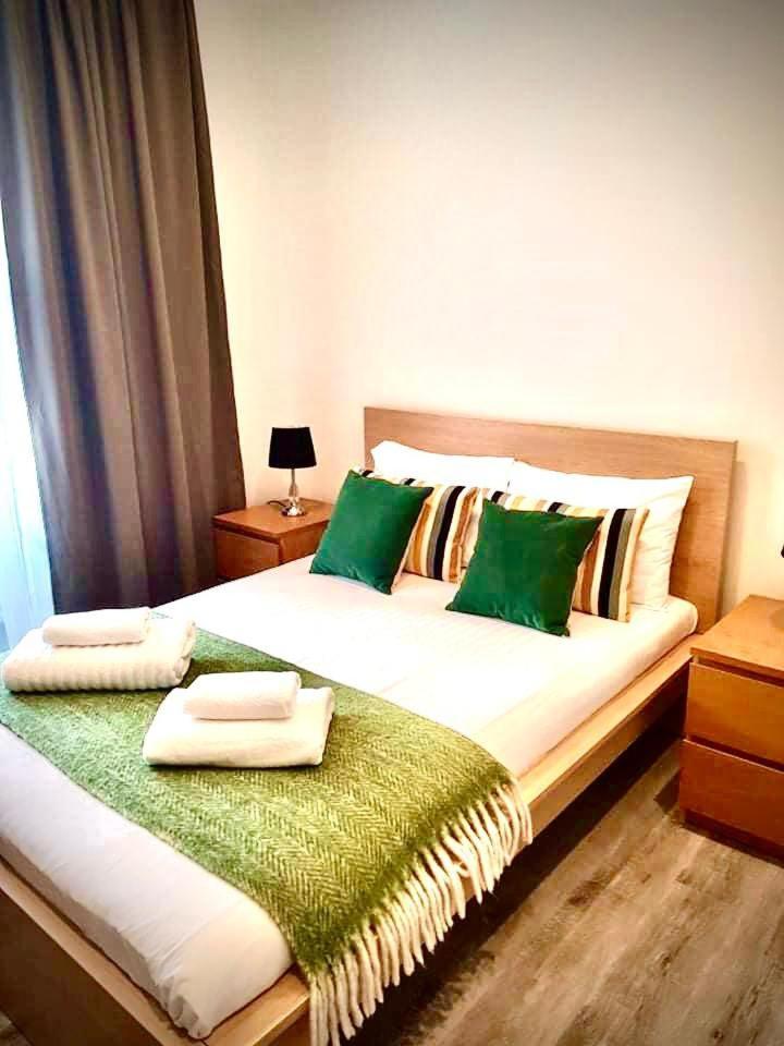 לונדון 2 Bedroom Serviced Apartment מראה חיצוני תמונה